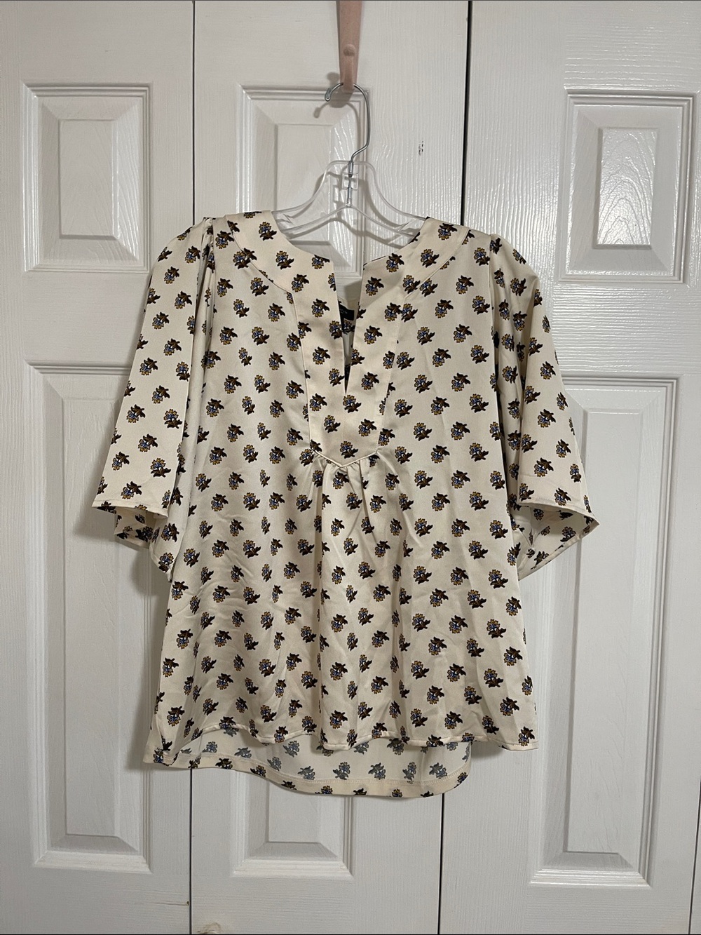 Ann Taylor Factory Cream Floral Split-Neck Tunic